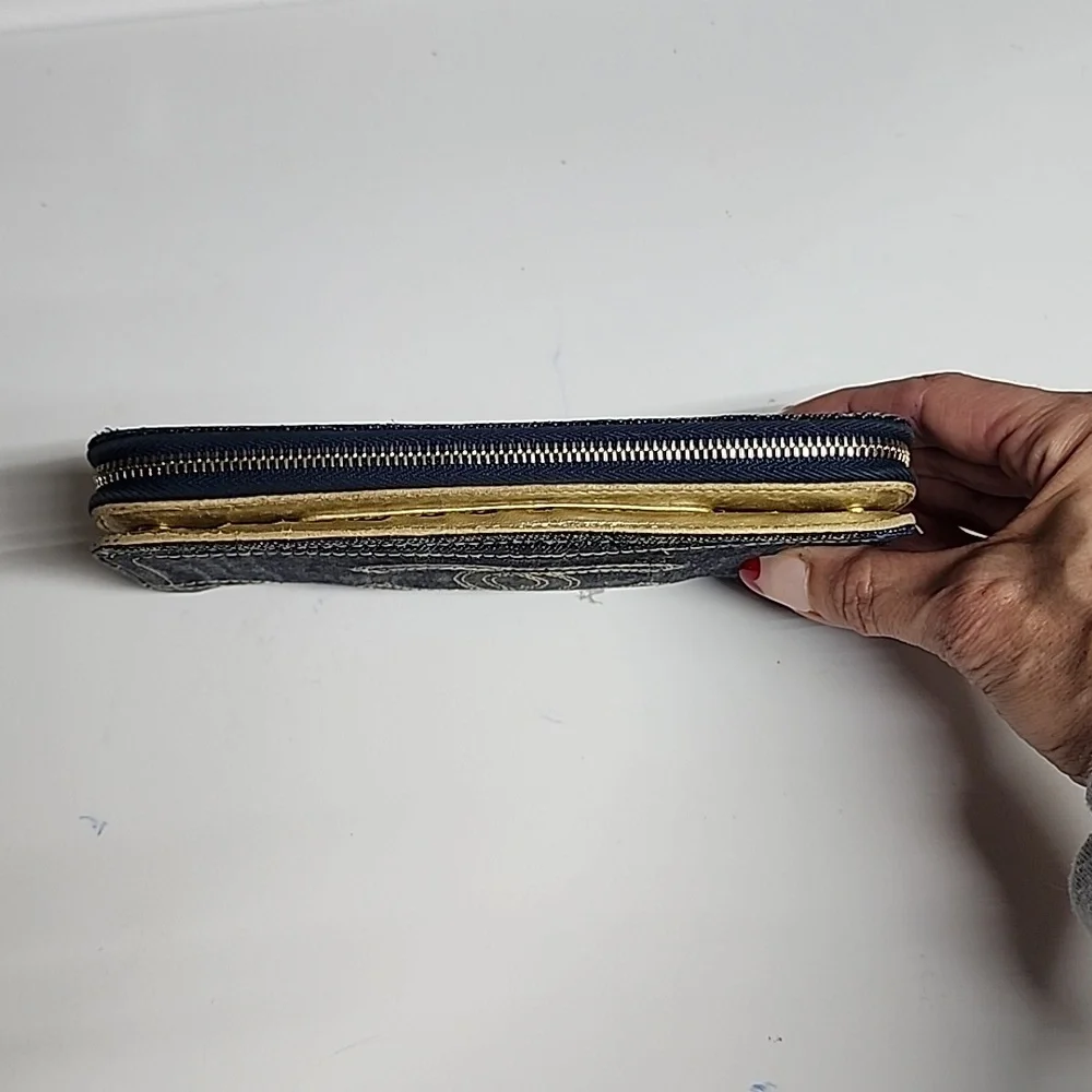 CHANEL Vintage Zip around Denim wallet - Picture 7 of 16